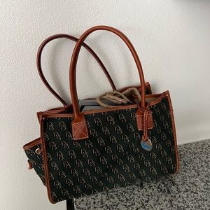Authentic vintage green signature Dooney & Bourke bag